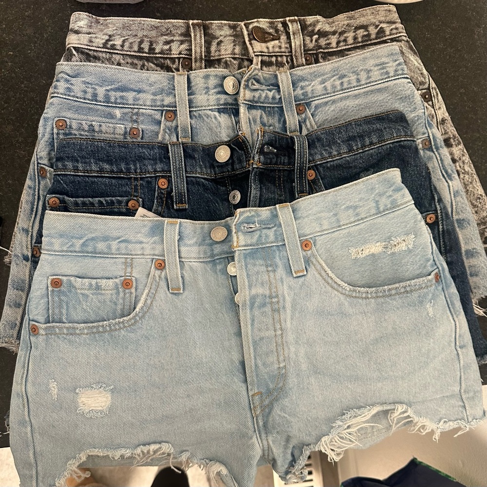 Set of 4 Levi’s Distressed Denim Shorts - Light to Dark Washes